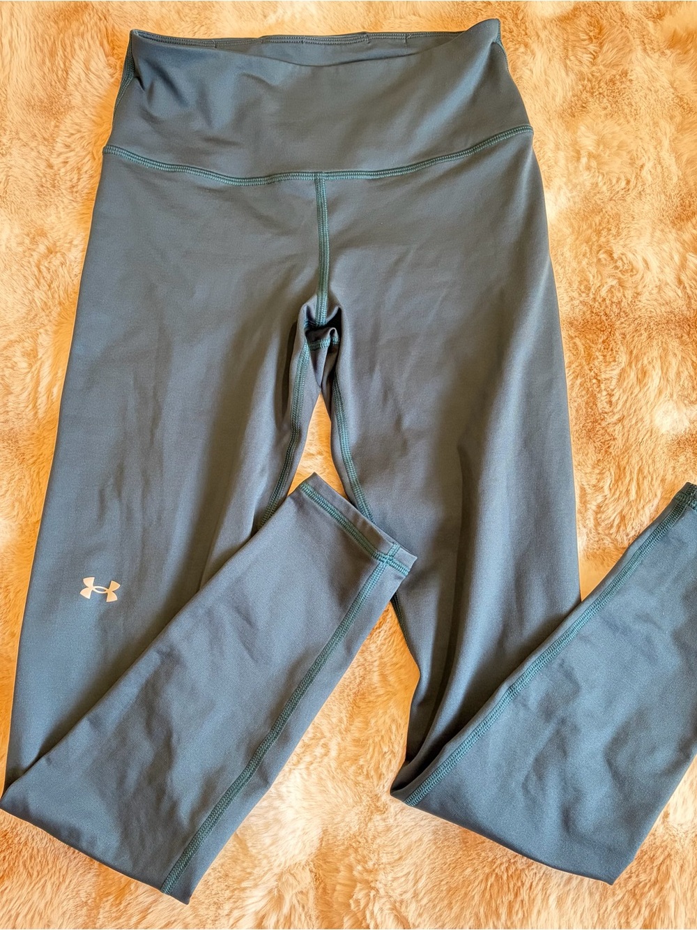 Under Armour women’s workout leggings in dark teal green size small